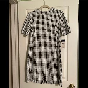CHAPS Black and white hounds tooth dress.